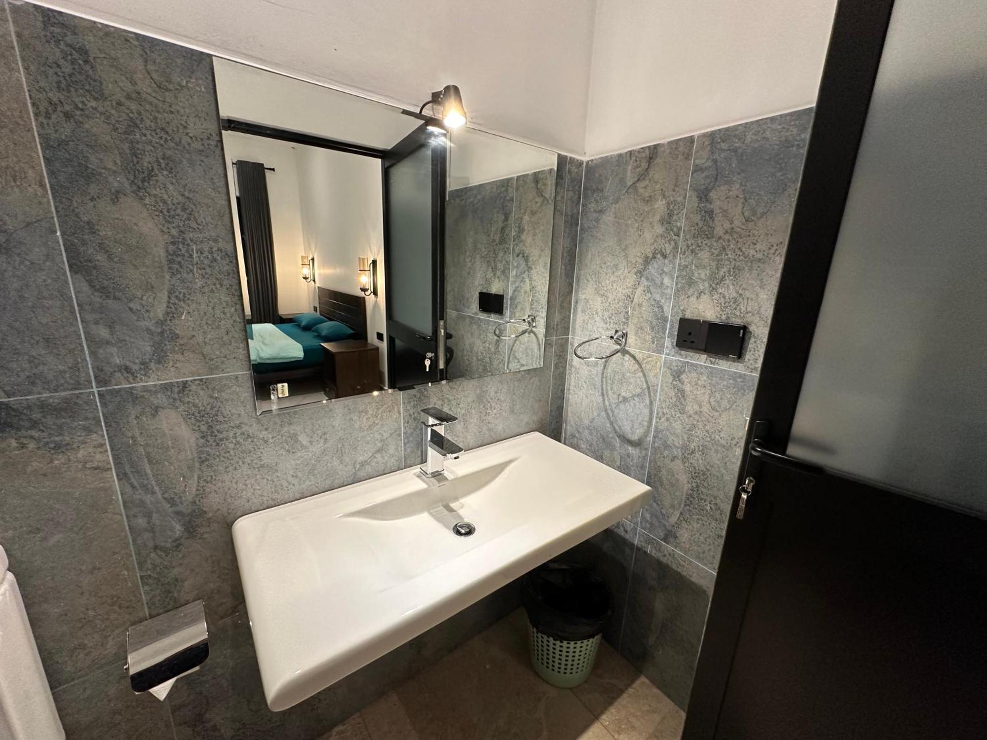 Ella Inn Hotel Отель типа 